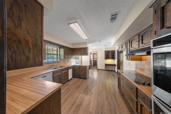 Photo - 9655 Sullivan Rd