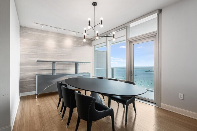 Photo - True Luxury Living_2b2b Condo at 340 On The Park