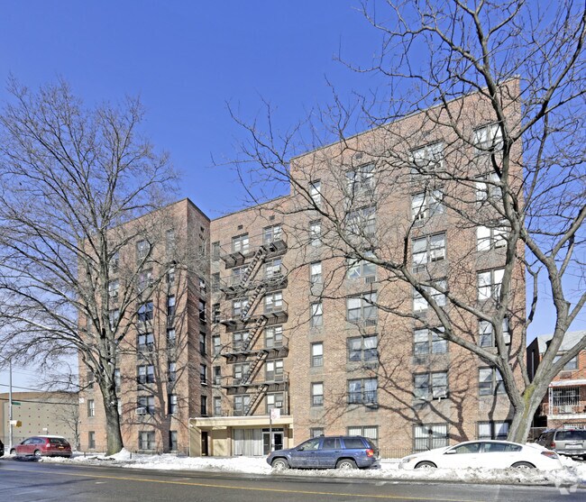 Photo - 147-05 Sanford Ave