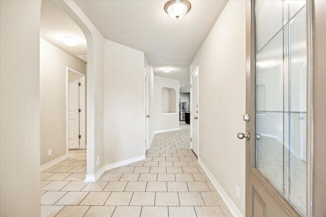 Large, 4 bedroom single story in a beautiful community full of amenities for you to enjoy!