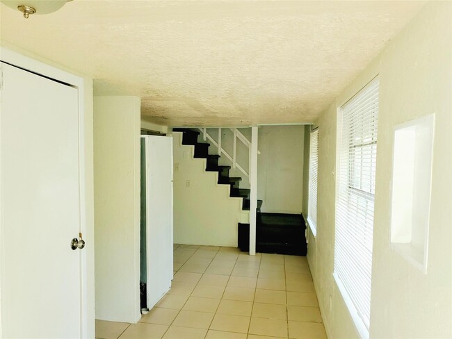 Photo - 900 Mohawk Dr