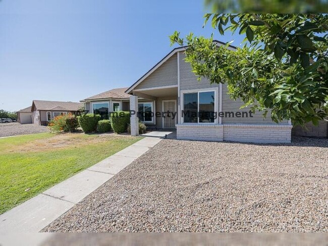 Photo - 1055 N Recker Rd House