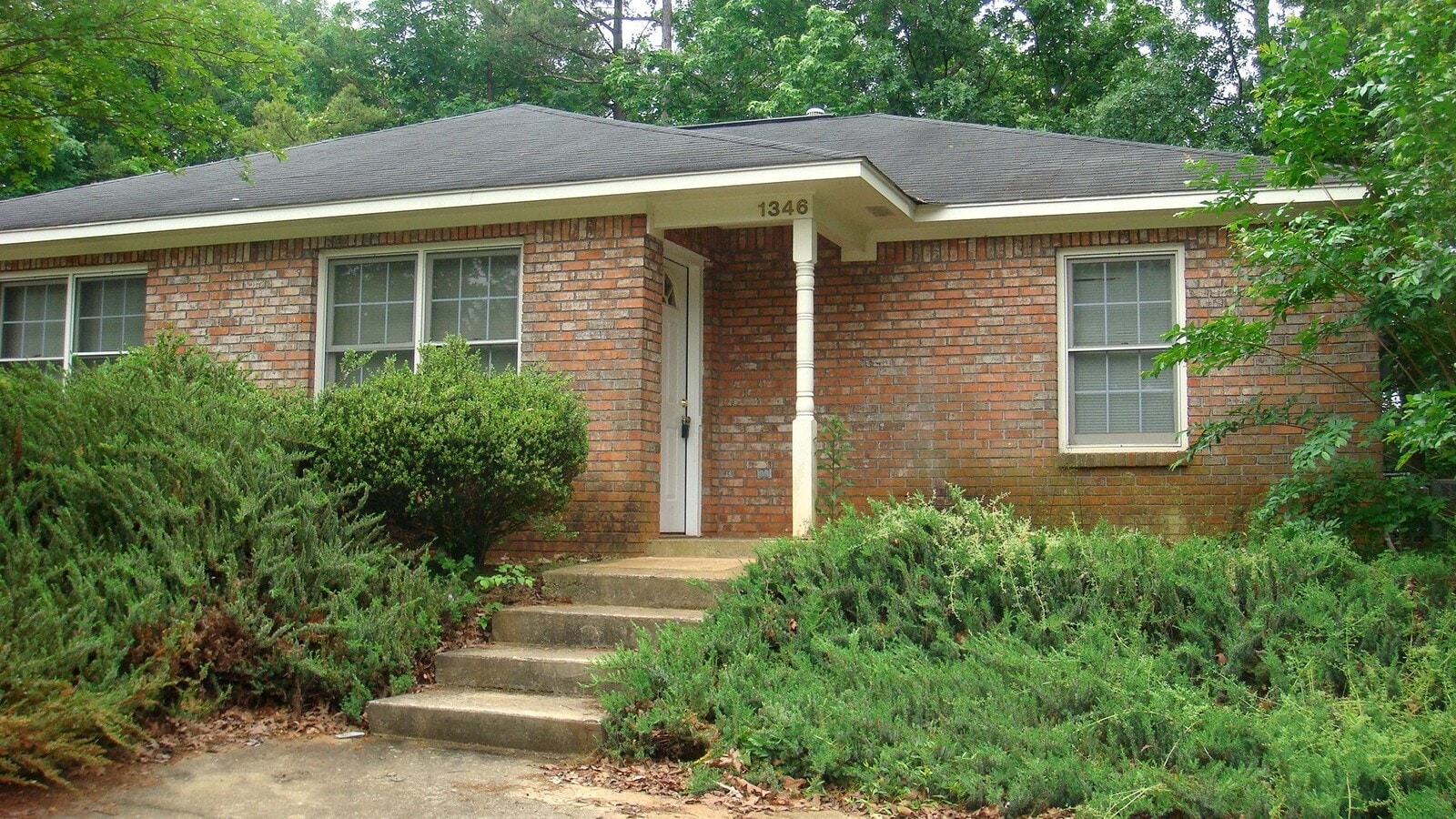 Comfortable Duplex Living Close to Everything! - Comfortable Duplex Living Close to Everything!