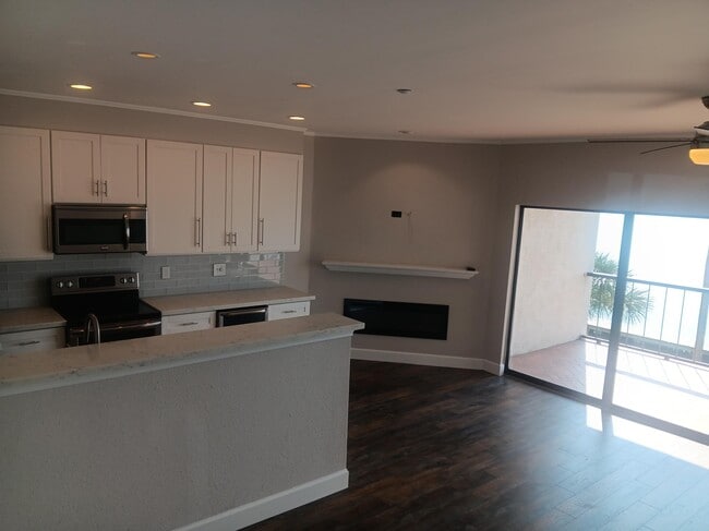 Building Photo - 401 Lakeside Ln Unit 111 Rental