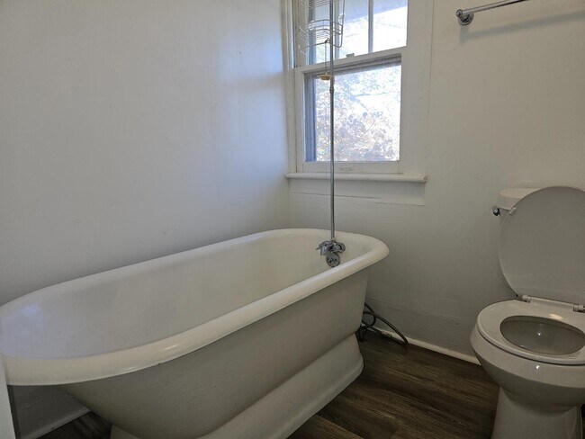 Photo - 165 Oak Park Dr