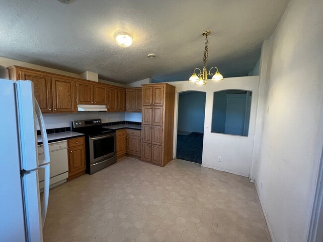 Photo - 3040 SW River View Dr