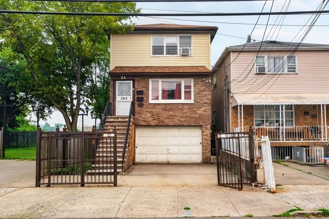 Building Photo - 364 Princeton Ave
