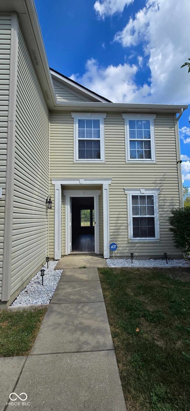 Photo - 859 Runnymede Dr