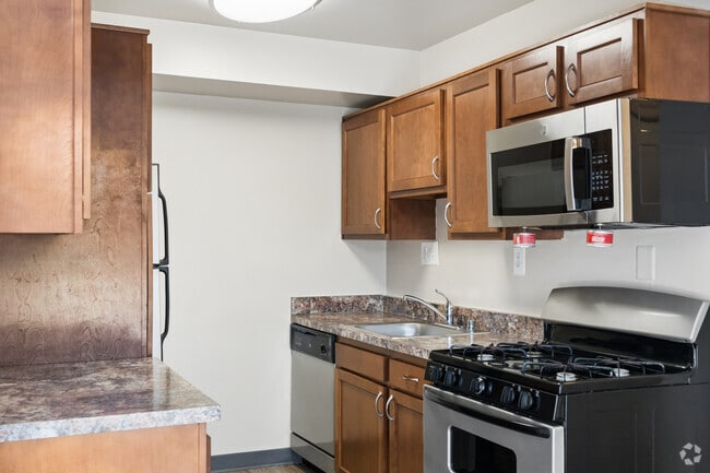 1BR, 1BA - 669SF - Kitchen