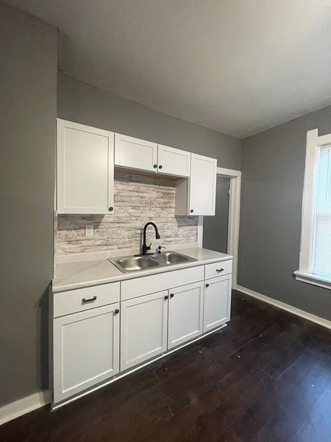 Photo - 3567 N 13th St Unit 3567 N 13th St (Lower)
