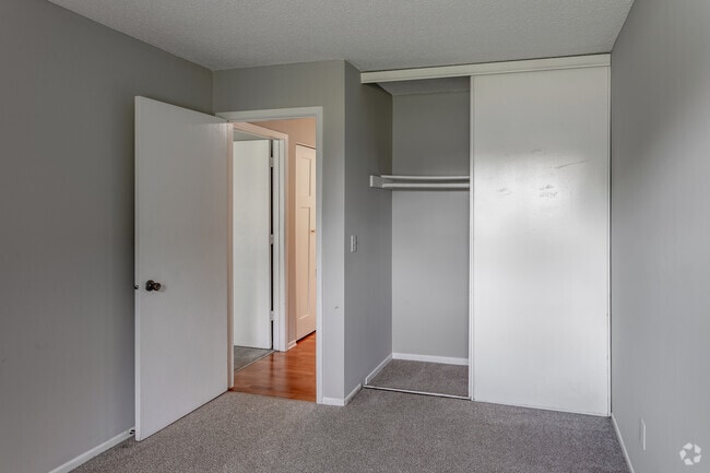 2BR, 2BA - 1,100SF - Second Bedroom