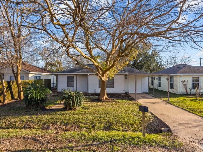 Photo - 2817 4th Ave N