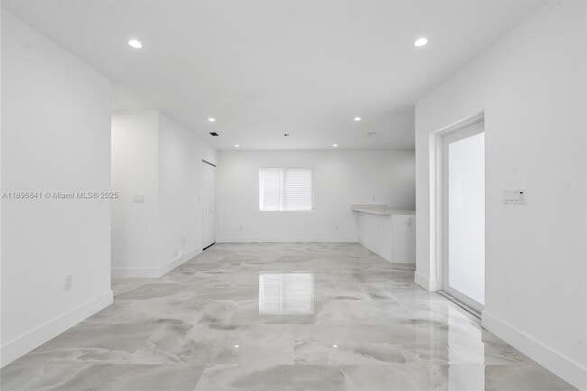 Photo - 2924 NW 58th St Unidad 2924