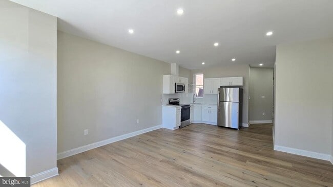 1207 W Wyoming Ave