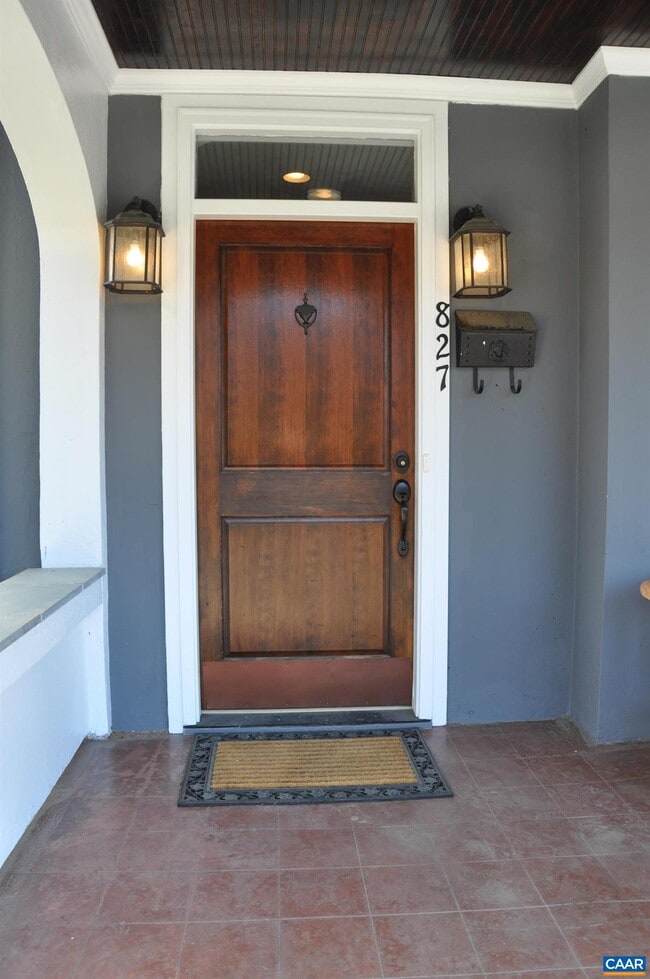 Photo - 827 Nalle St