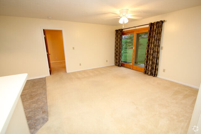 Building Photo - 1431 Hollow Run Unit 2 Rental
