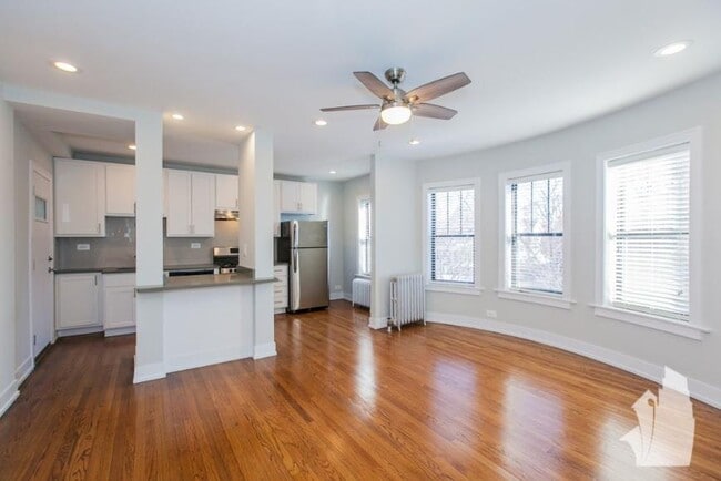 Building Photo - 2 bedroom in Chicago IL 60640 Unit 1954-2BB