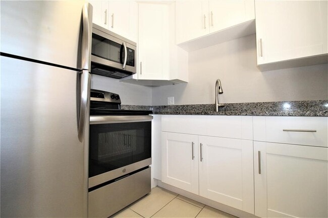 Photo - 3001 Bee Ridge Rd Unit 213