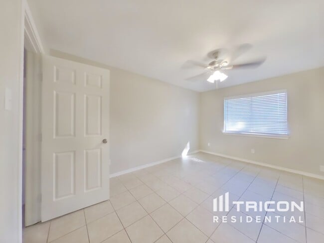 Photo - 1718 Kingston Dr