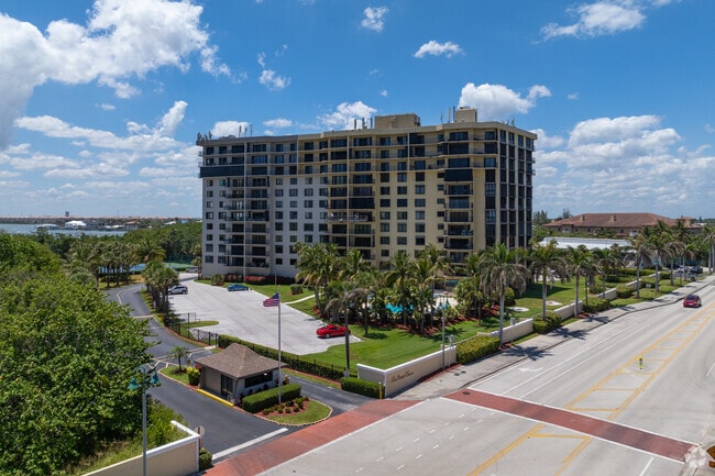 801 S Ocean Dr, Fort Pierce, FL 34949 - Sea Pointe Towers