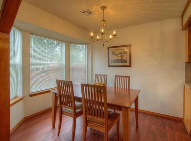 Photo - 3 Bed | 2 Bath in South Tulsa!