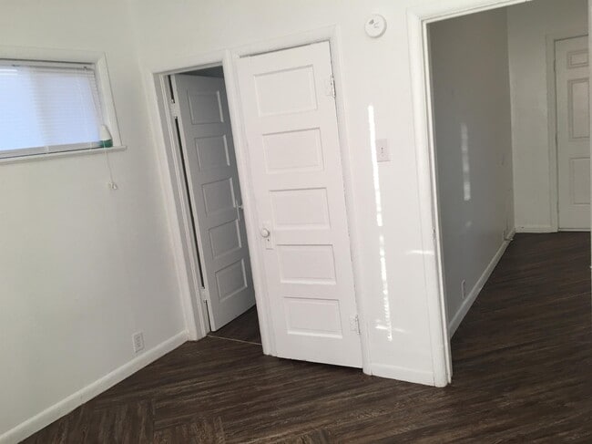 Photo - 217 W Sherman St