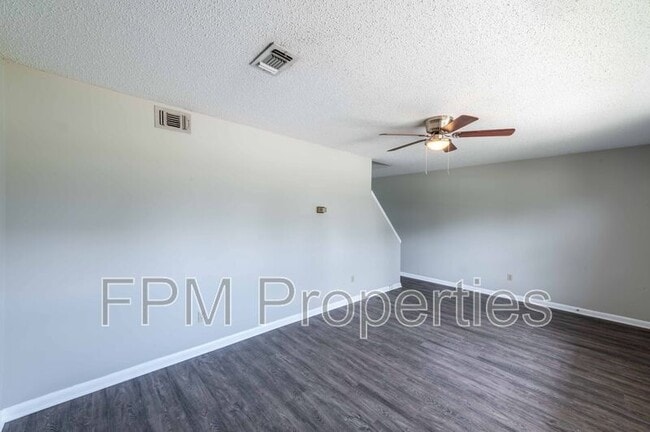 Photo - 890 Hibiscus St