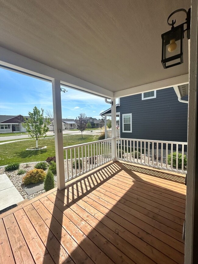 Photo - Beautiful 3 Bed / 2 Bath Single-Level Hamilton Home with Mountain Views