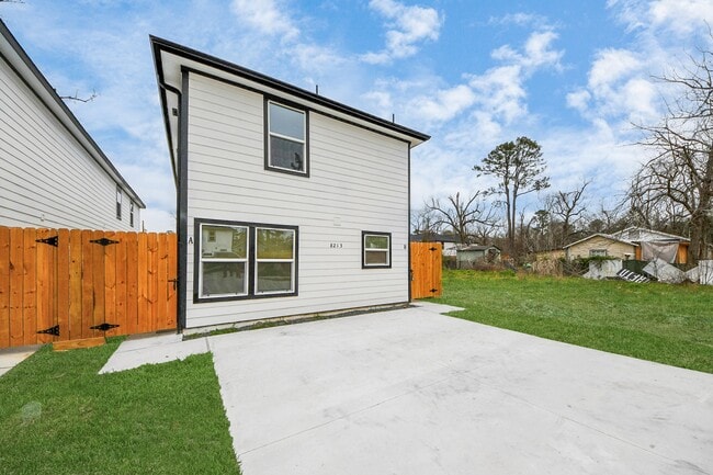 Photo - 8213 Richland Dr