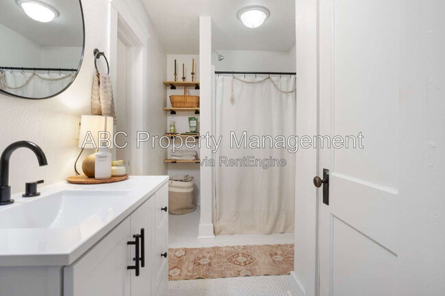 Photo - 401 W Price Ave