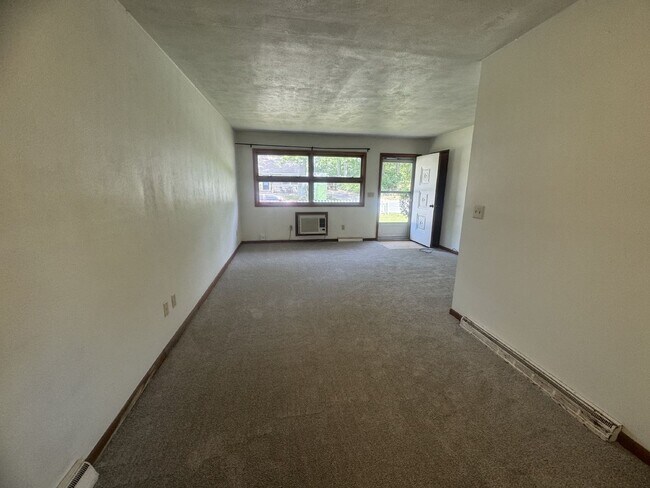 Photo - 1906 E Maxwell Ln