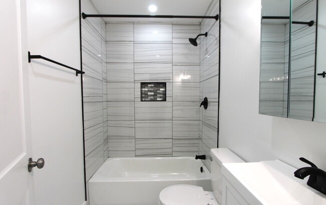 Photo - 103 E Coulter St Unit 2nd Fl