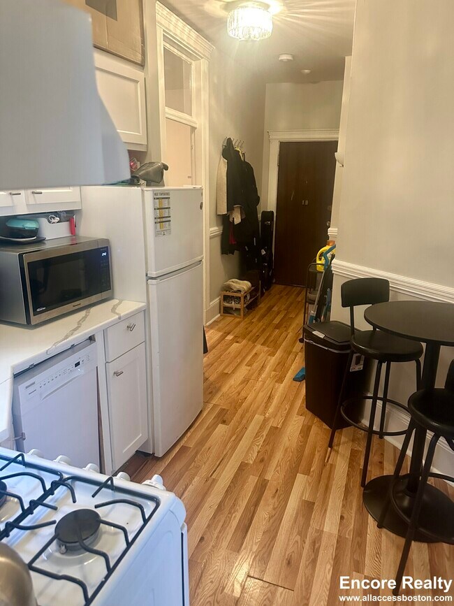 Photo - 38 Hemenway St Unidad 25