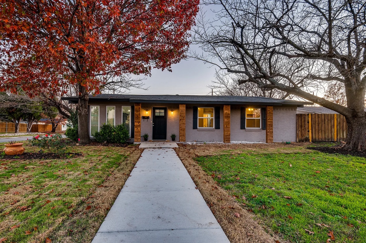 Photo - 2976 Sundial Dr (Dallas, TX)