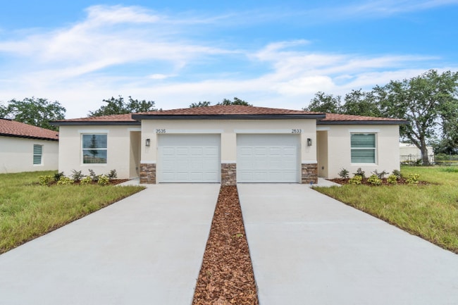 Building Photo - 1006 Stinson St