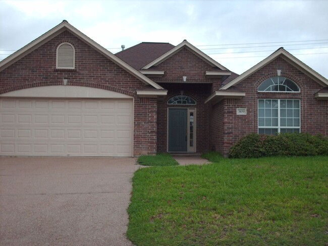 Beautiful 3/2 Single Family Home Available... - Beautiful 3/2 Single Family Home Available...