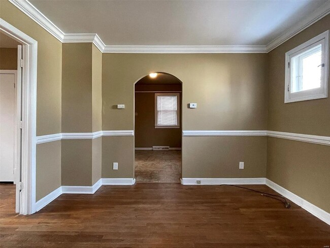 Photo - 21 S Schlueter Ave