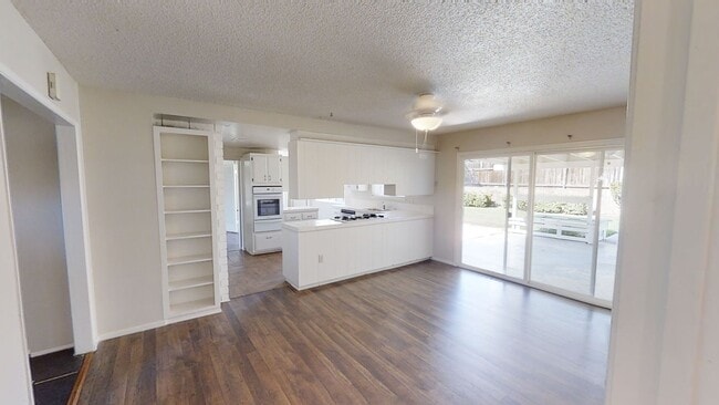 Photo - Spacious 4 bedroom 2.5  Bath Calimesa Home!