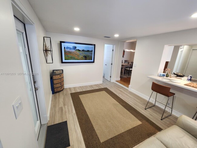 Photo - 831 Plover Ave