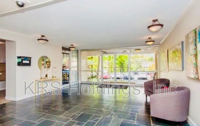 1800 Jefferson Park Ave