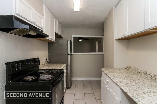 Photo - 5911 Kenilwood Dr