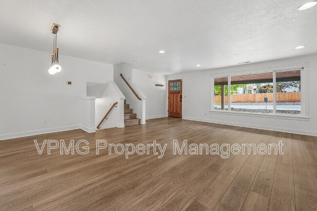 Photo - 16704 NE 29th Ave