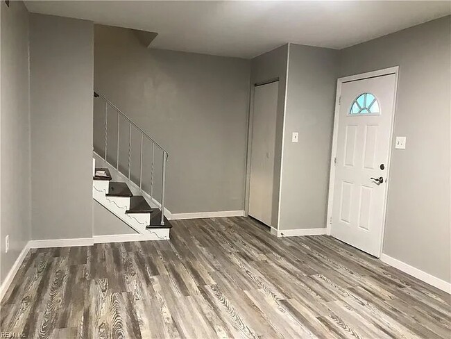 Photo - 5775 W Hastings Arch