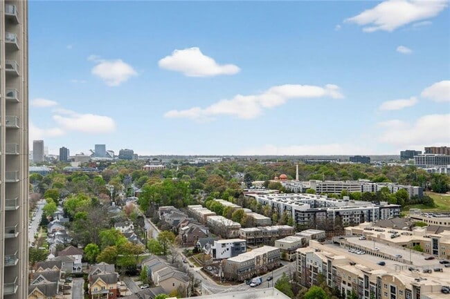 Photo - 361 17th St NW Unidad 2007