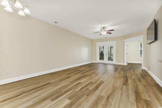 Photo - 304 Shelby Lawson Dr