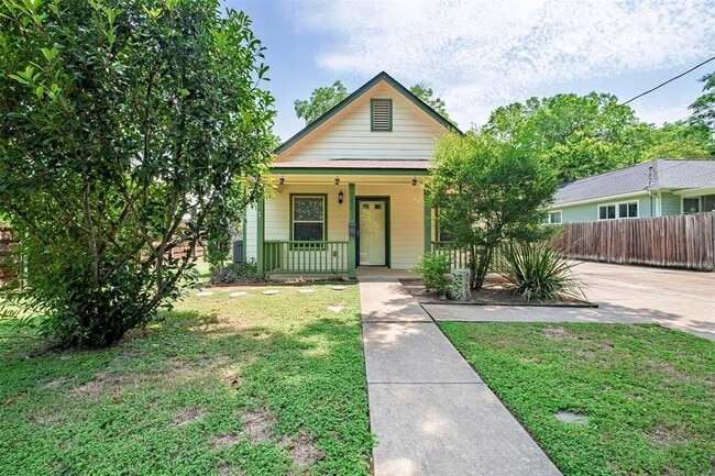 Photo - 1502 Garden St