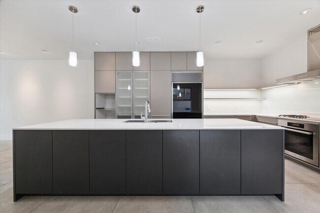 Photo - 1222 Marconi St