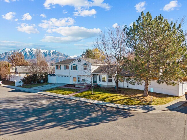 Photo - Spacious 4 Bedroom Home in Quiet Orem Neighborhood