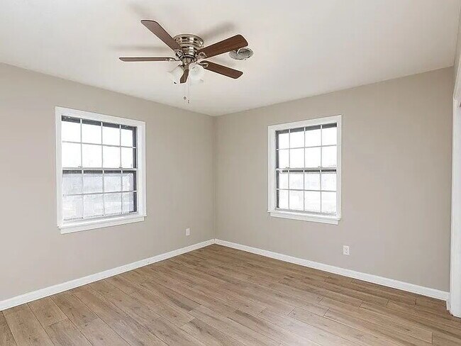 Photo - "Charming 3-Bed, 2-Bath Retreat with 1,690 Sq Ft of Comfort in Kansas City!"