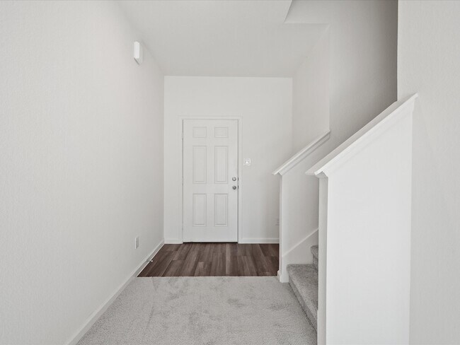 Building Photo - 608 Craven St